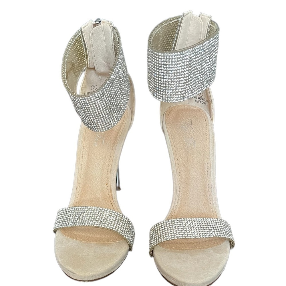Vigo Fiore Heels - Picture 2 of 4